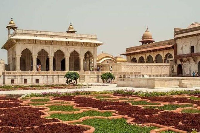 1 Day Agra and 1 Day Jaipur Private Tour from Delhi - City Palace and its museum: where Mughal and Hindu styles meet