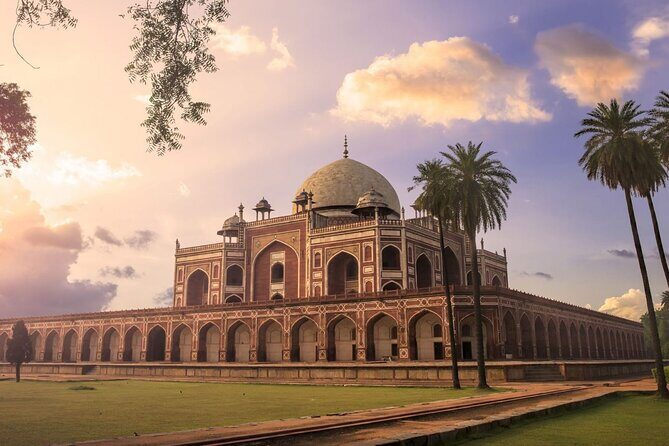 1 Day Delhi and 1 Day Agra Tour by Car - All inclusive Tour - New Delhi icons: India Gate, Humayun Tomb, Qutub Minar, Lotus Temple