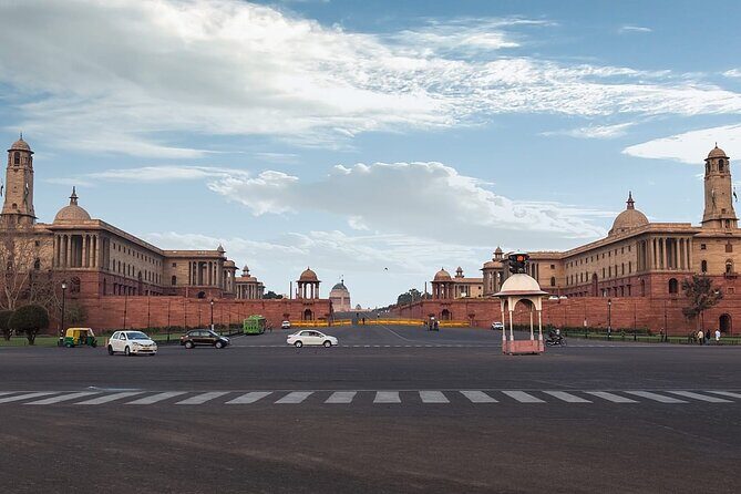 1 Day Delhi and 1 Day Agra Tour by Car - All inclusive Tour - What makes the guide-and-driver combo matter here