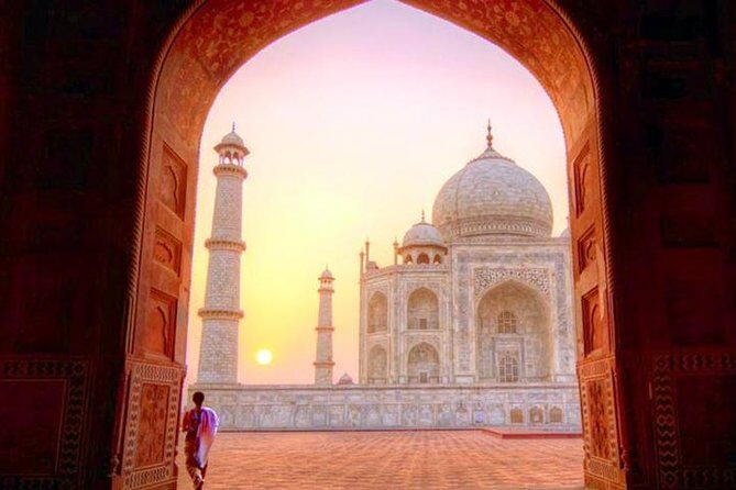 1 Day Taj Mahal Tour & Agra Fort by Gatimaan Express From Delhi - Morning logistics: pickup, Nizamuddin station, and the 8:10 departure