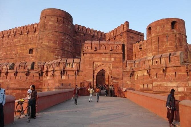 1-Day Trip to The Taj Mahal and Agra from Pune with Both side Commercial Flights - Taj Mahal: what you’ll notice with a guided, time-boxed visit