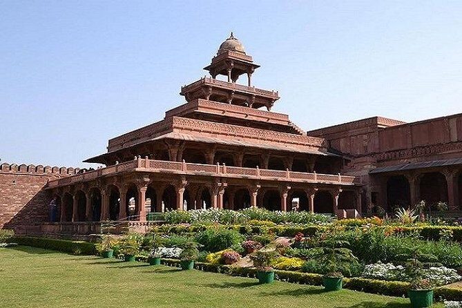 2-Day Agra Fort and Taj Mahal Guided Tour from Delhi Airport - Breakfast, checkout around 11 a.m., and the rest of Day 2