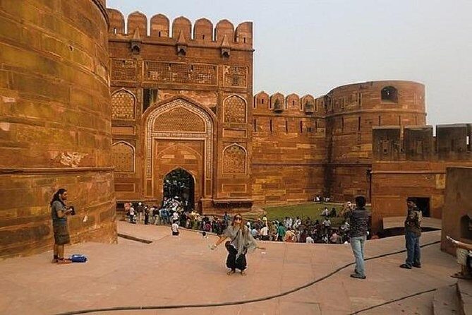 2-Day Agra Fort and Taj Mahal Guided Tour from Delhi Airport - Who this 2-day Agra tour fits best