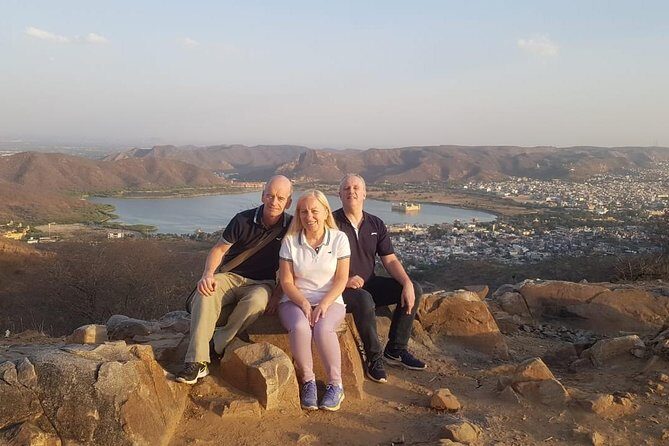 2 Day Jaipur Private Tour + Entry Tickets - Day 1: stepwell photos, palaces, and the wind-lattice classic