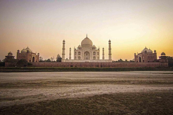 2 Days Delhi Agra and Fatehpur Sikri Tour By Private Car - Private Car Logistics: how the drive makes this trip easier