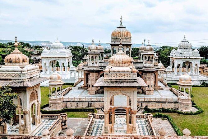 2 Days Private Tour to Jaipur - Albert Hall Museum and Gatore: Two Sides of Jaipur Culture