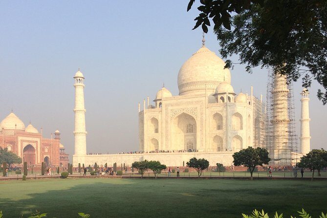 2 Days Taj sunrise and Delhi tour - Guides, guides’ names, and what they add in practice