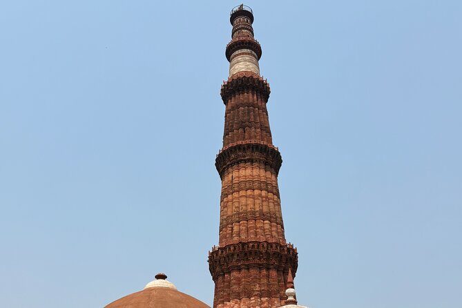 2 days Tour - Delhi Local and Sunrise Agra ( Tajmahal Tour ) - Bangla Sahib and the Lotus Temple: calm in the middle of the plan