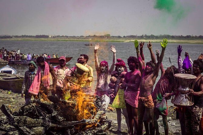 2 Days Varanasi tour package for first timers - Sunrise Ganges Boat Ride and Manikarnika Ghat