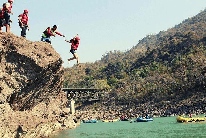 24 km White water rafting expedition in Rishikesh - Optional Cliff Jumping and Body Surfing Stops: Go Only If You Mean It