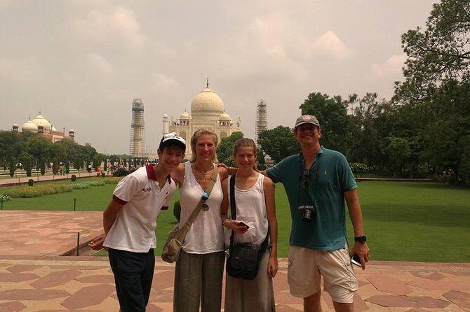 3 Day Golden Triangle Tour : Delhi - Agra - Jaipur - Guides, escort support, and what it feels like in real life