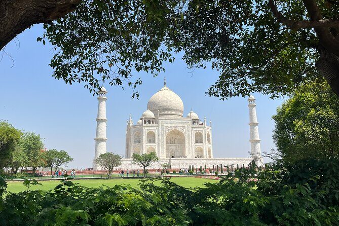 3 Day Luxury Golden Triangle Tour to Agra and Jaipur From Delhi - Day 1 in Delhi: From Jama Masjid to Qutub Minar (and the Delhi-ness in between)