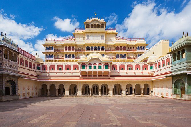 3-Day Private Tour of Jaipur from Delhi: City Palace, Jantar Mantar and Amber Fort - Day 1: Jal Mahal reflections at Man Sagar Lake