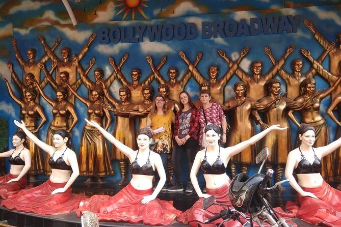 3 Days Complete Mumbai Tour Inclusive of Bollywood Studio Experience - Day 1 walking-and-driving loop: Marine Drive, Dhobi Ghat, and Dharavi reality checks
