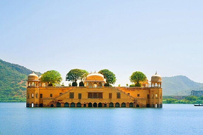 3 Days Golden Triangle India Tour Delhi - Agra Jaipur - Day 2 in Jaipur: Hawa Mahal’s Windows, Jal Mahal Photos, and City Palace
