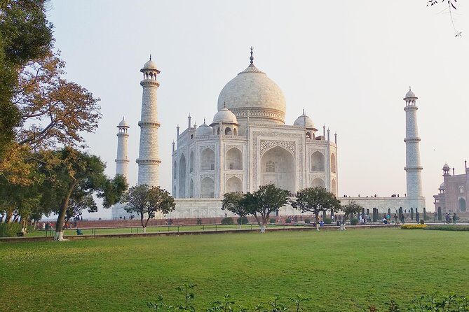 3 Days Golden Triangle Tour Delhi Agra Jaipur - Day 2 in Agra: the sunrise Taj Mahal that people talk about