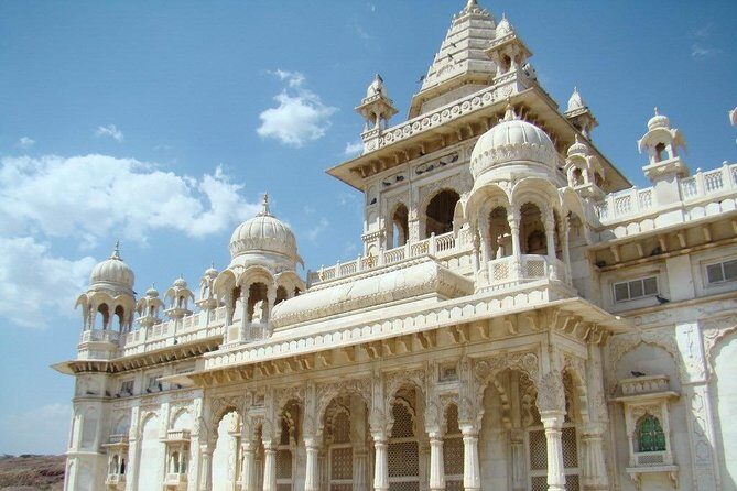 3 Days Guided Jodhpur & Udaipur Tour From Jaipur With Hotels - Comfort and safety: why AC plus guided pacing matters