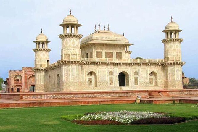 3 Days Private Golden Triangle Tour by SUV Car from Delhi - Jaipur’s Big Hits in Day 3: Amber Fort, Jal Mahal, Hawa Mahal, City Palace
