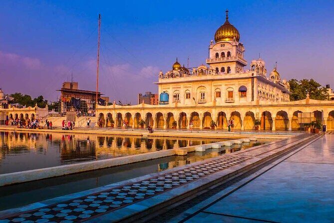 3 Days Private Luxury Golden Triangle Tour in Delhi, Agra, Jaipur - Day 1 in Delhi: Old Delhi markets to Qutub Minar and Agra transfer