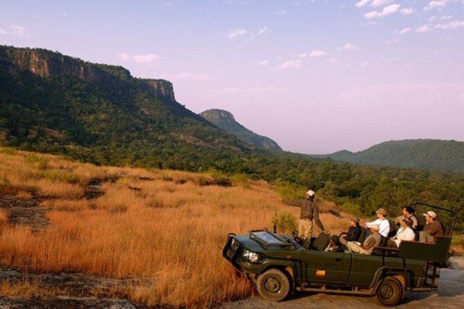 3 Days Private Udaipur City Tour With Kumbhalgarh Fort & Ranakpur Jain Temple - Transport, Guides, and the Value Question: Is $125 Per Person Fair?