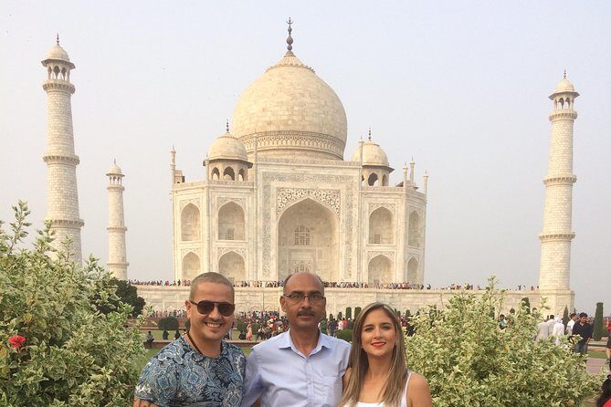 3 Nights 4 Days Golden Triangle Tour - Day 1 in Delhi: Swaminarayan Akshardham Then Agra Fort at Night