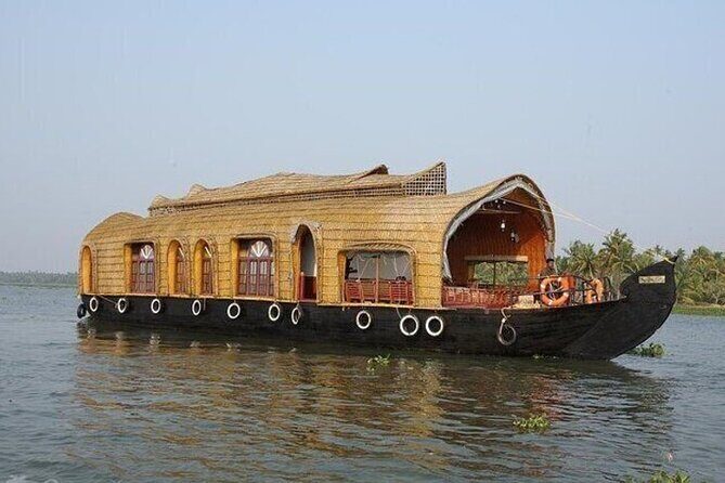 3 Nights Private Tour with Exclusive Houseboat- Sanguine Holidays - Day 1: Waterfall route to Munnar (Cheeyappara and Valara)