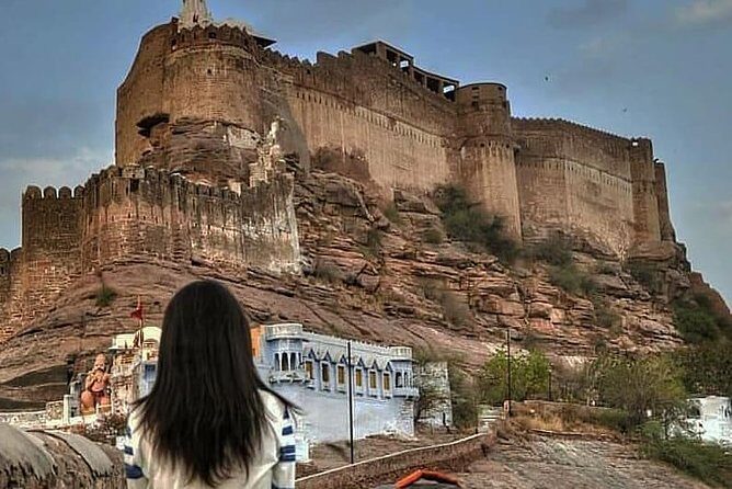 4 Days Excursion of India's Golden Triangle Luxury Tour - Delhi day: Red Fort, Jama Masjid, Chandni Chowk rickshaw, and Qutub Minar