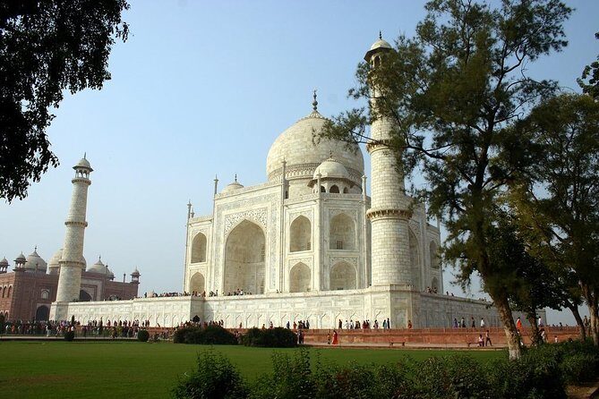 4 Days Golden Triangle Tour by AC Transport - Day 1 in Delhi: From the Airport to Agra via the Yamuna Expressway