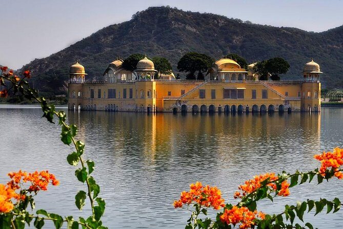 4 Days Golden Triangle Tour : Delhi Agra Jaipur Tour - Taj Mahal sunrise in practice, then Agra Fort and Fatehpur Sikri en route