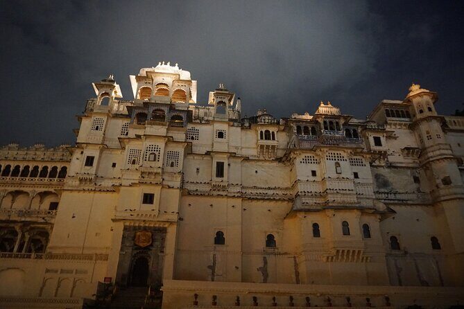 4 Days Guided Jaipur, Ranthambore Tigers & Udaipur Tour With Safari & Hotels - Lake Pichola Day 3: A Needed Reset in Udaipur