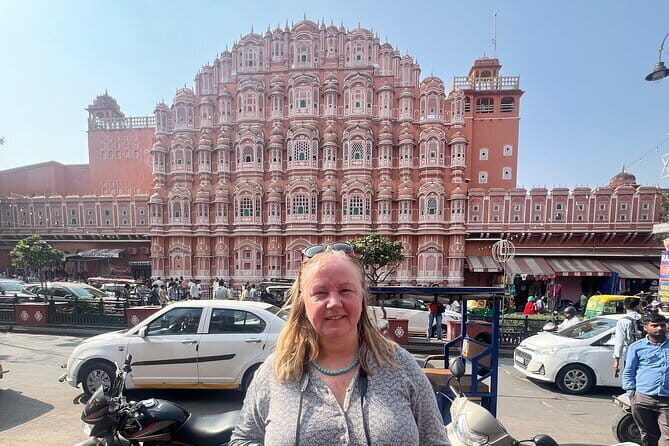 4 Days Luxury Golden Triangle Tour to Agra and Jaipur From Delhi - Jaipur day tour: City Palace, Hawa Mahal, Jantar Mantar, and Jal Mahal