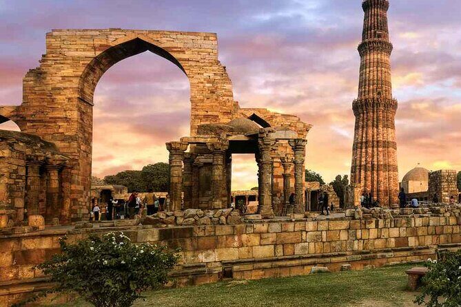 4 Nights 5 Days Golden Triangle Tour - Delhi first impressions: Red Fort, Chandni Chowk, Humayun’s Tomb, India Gate
