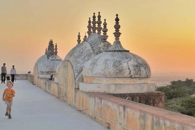 4 Nights 5 Days Golden Triangle Tour - Jal Mahal, Hawa Mahal, City Palace, and Jantar Mantar in one loaded Jaipur day