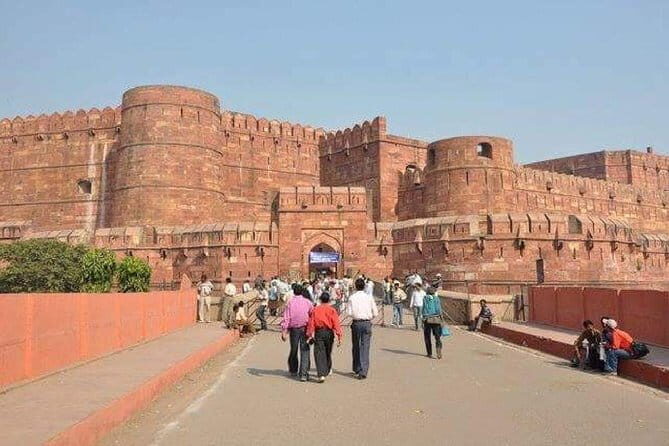 4Night and 5Days Triangle Tour from Jaipur > Agra > Delhi . - Day 3 in Jaipur: Hawa Mahal and a quick look at the city icon