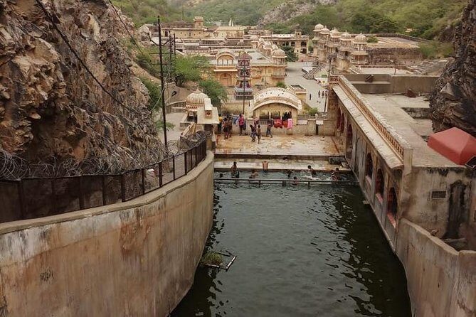 5 Day Golden Triangle Tour - Delhi Agra Jaipur Tour - Fatehpur Sikri to Jaipur: from abandoned city to planned city