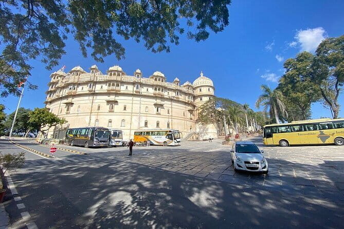 5-Day Udaipur Jodhpur Tour with Ranakpur & Kumbhalgarh - Udaipur Arrival: City Palace Views and Jagdish Temple Carving