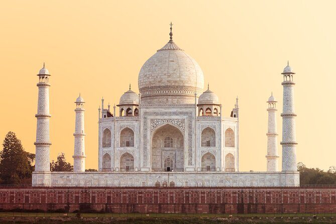 5-Days Delhi Agra Jaipur Tour(Golden Triangle Tour) - Day 1 in New Delhi: Old Delhi Markets, Mughal Power, and Qutub Minar