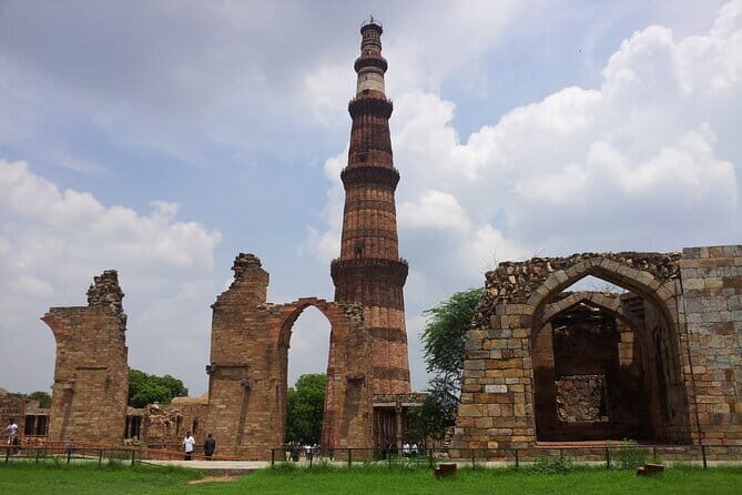 5 Days Golden Triangle With Ranthambore Wildlife - Day 1 Delhi: Jama Masjid, Chandni Chowk, and the Qutb Complex