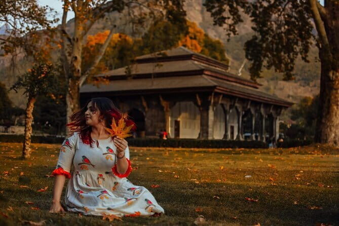 5 Days Kashmir Beauty Tour with Accommodation and Transport - Srinagar Return and Local Highlights: Shankaracharya Temple, Nishat, Shalimar, and Hazratbal