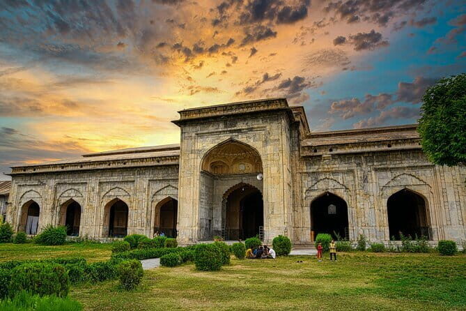 5 Days Kashmir Beauty Tour with Accommodation and Transport - Pahalgam Day: Saffron Fields, Awantipur Ruins, and a Sulpher Spring Stop