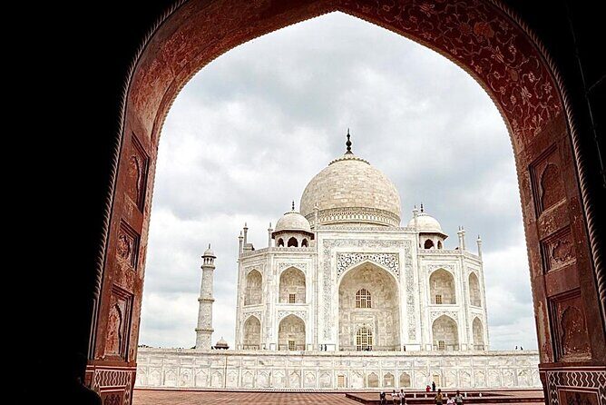 5 Days Private Golden Triangle Tour by Car - Jaipur Day 4: Jal Mahal, Jantar Mantar, City Palace, and Hawa Mahal