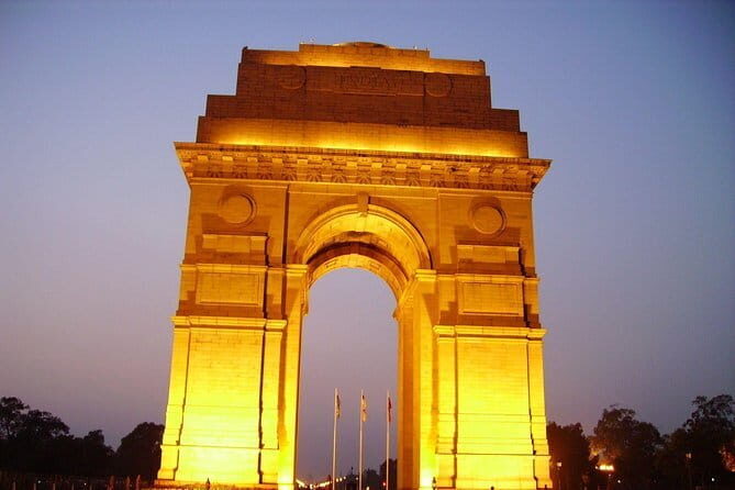 6-Day Private Tour of Delhi, Agra, Jaipur, and Pushkar from Delhi - Delhi on Day 1: India Gate to Bahá’í Architecture in One Day