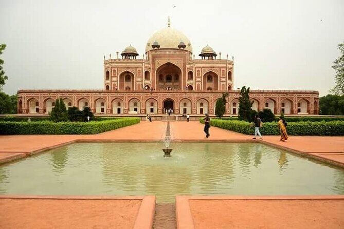 6 Days Golden Triangle Tour with Amritsar from Delhi - Chand Baori stepwell to Jaipur: the surprise stop that makes the route feel less cookie-cutter