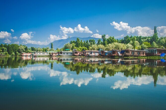 6 Days Private Tour in Kashmir - Entering Kashmir on Day 1: Dal Lake and Mughal Gardens