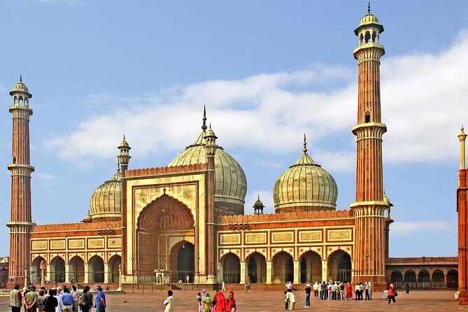 6 Hours Tout to Temples and Spiritual Sites in Agra - Time Management: What an Hour at Each Stop Really Feels Like