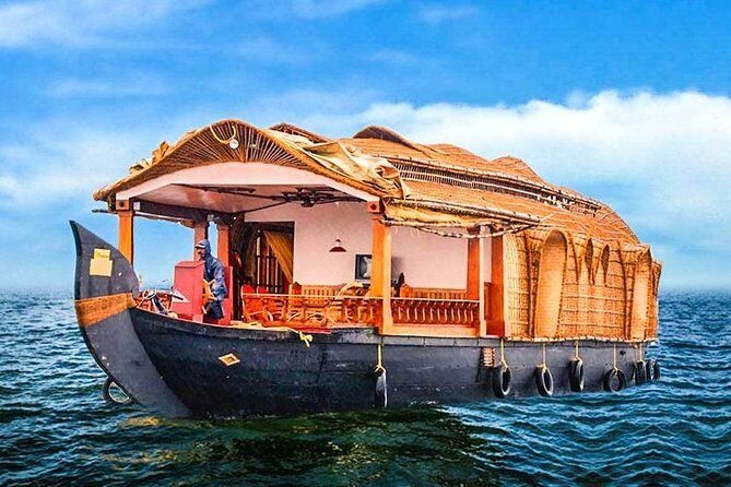 7-Day Kerala Luxury Tour from Cochin with Private Driver - Kovalam beach time: lighthouse views plus a needed breather