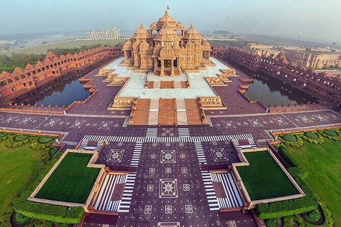 7 Days Golden Triangle Tour - Delhi, Agra, Jaipur with Udaipur - Day 5: Amber Fort and the Power of Red Sandstone