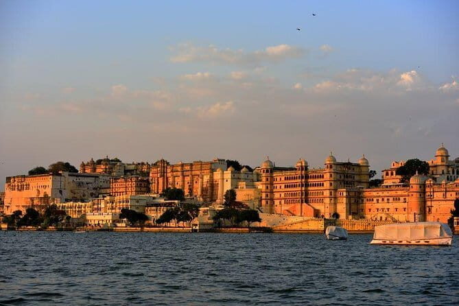 7 Days Golden Triangle Tour with Jodhpur & Udaipur - Ranakpur Jain Temple to Udaipur: A Scenic Detour That Changes the Tone