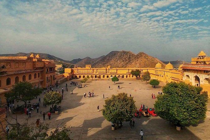 7 Days Golden Triangle Tour with Ranthambore: Delhi Agra Jaipur - Hotels, meals, and what you should expect on the ground