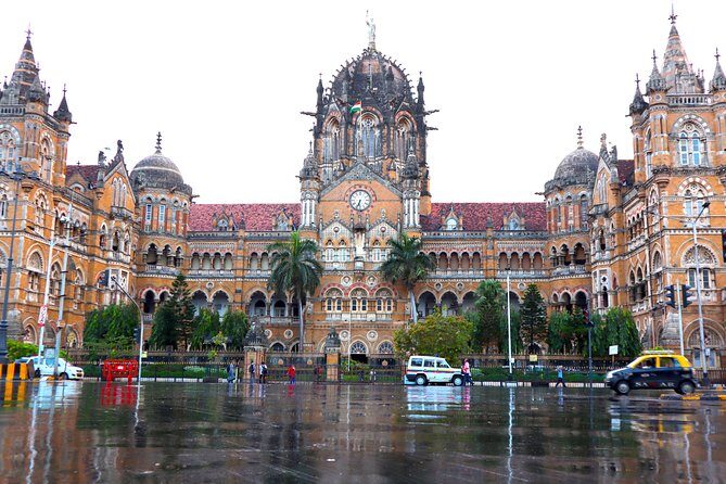 7 Hour Mumbai City Sightseeing Tour By Navv Om Namaha Shivaya - Starting at Starbucks near Gateway of India: easy to find, good momentum